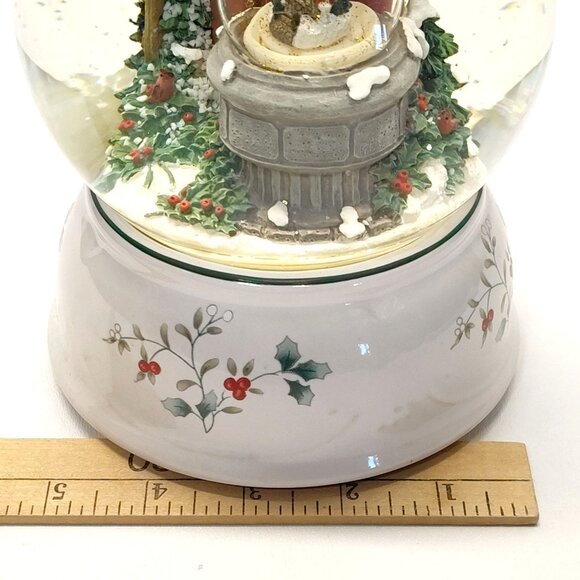 Pfaltzgraff Winterberry Santa Musical Snow Globe Play I'll Be Home For Christmas - Picture 13 of 13
